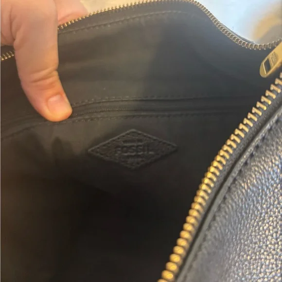 🔑 Fossil Black Leather Hobo Bag with Gold Buckles - Picture 6 of 8
